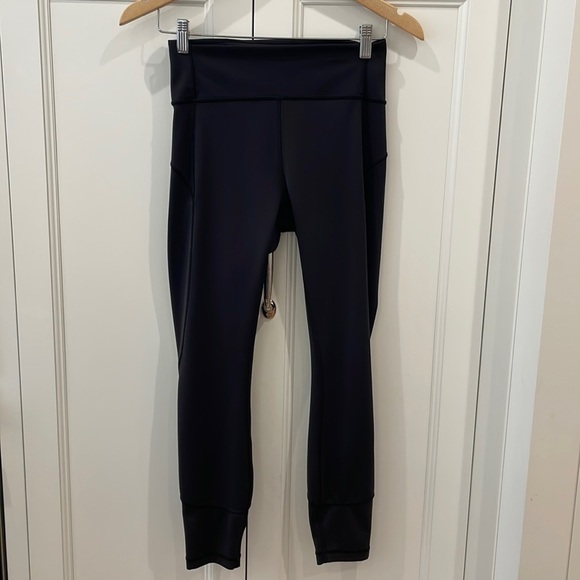 Lululemon Black Leggings—Beautiful Fabric & Style-1 Pocket in Waistband—EUC—6 - Picture 1 of 7